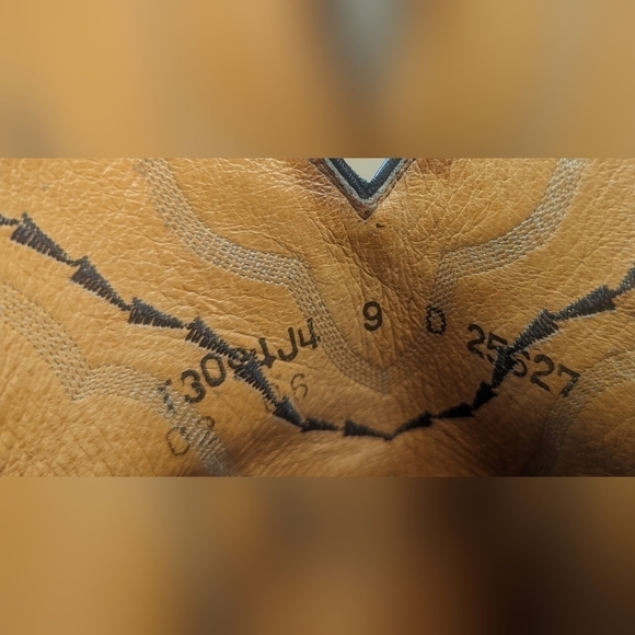 Lucchese Boots men's size 9D black leather classic Western cowboy boots. Great c - Picture 12 of 13